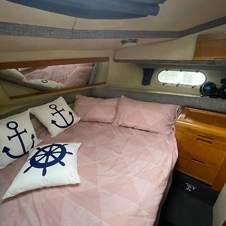Luxury Boat Chertsey Exterior foto