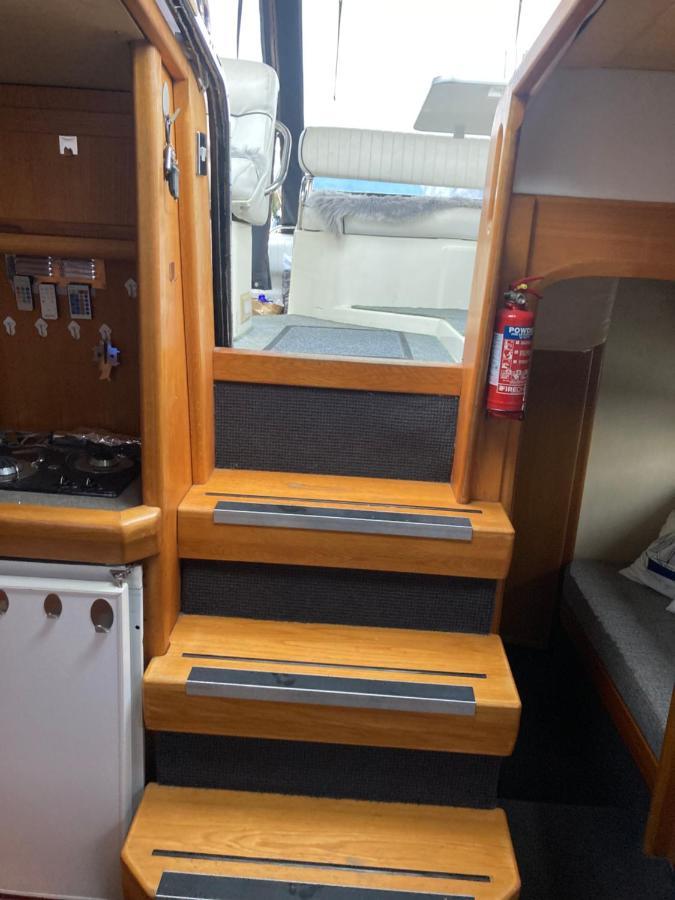 Luxury Boat Chertsey Exterior foto